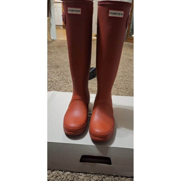 *NIB* Hunter Ladies Original Tall Rubber Rain Boots (Military Red, US 8) - Picture 1 of 9